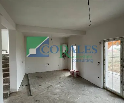 Constructie noua, finisaje la alegere, pret bun!