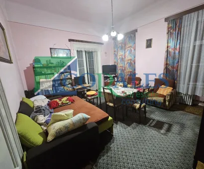 Piata Unirii. Cladire istorica. Fatada renovata!