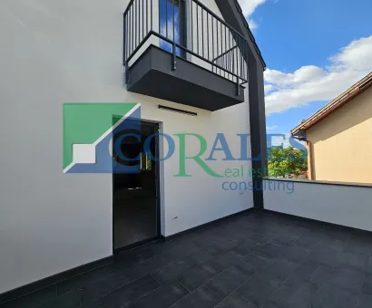 SAD la parter. Apartament cu 3 camere la Etaj si Mansarda!