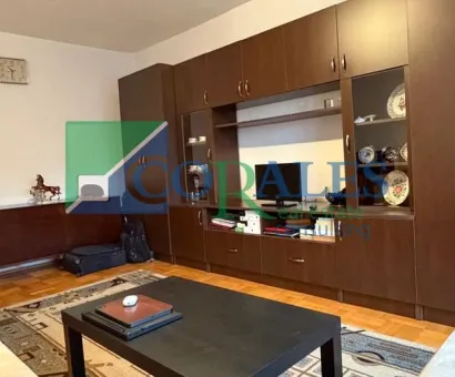 Aproape de Shopping City. Etaj 2. Decomandat.