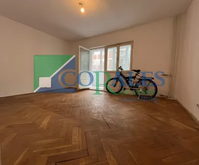 Aproape de Iulius TOWN - O camera. La etajul 1 !