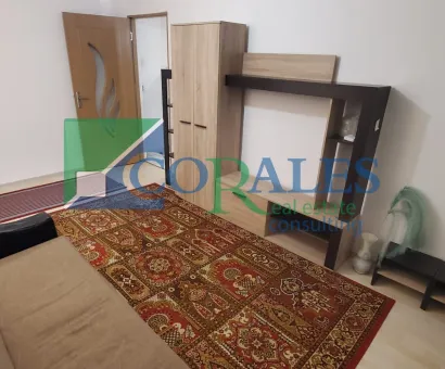 Zona Dacia. 2 camere. La parter.  Disponibil imediat.