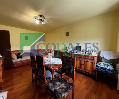 Aradului. 3 camere. Etaj intermediar. centrala proprie!