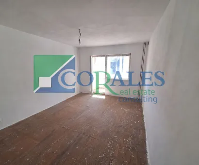 2 Camere, Etaj. 1, Decomandat, 45 mp, langa Shopping City, Balcon închis